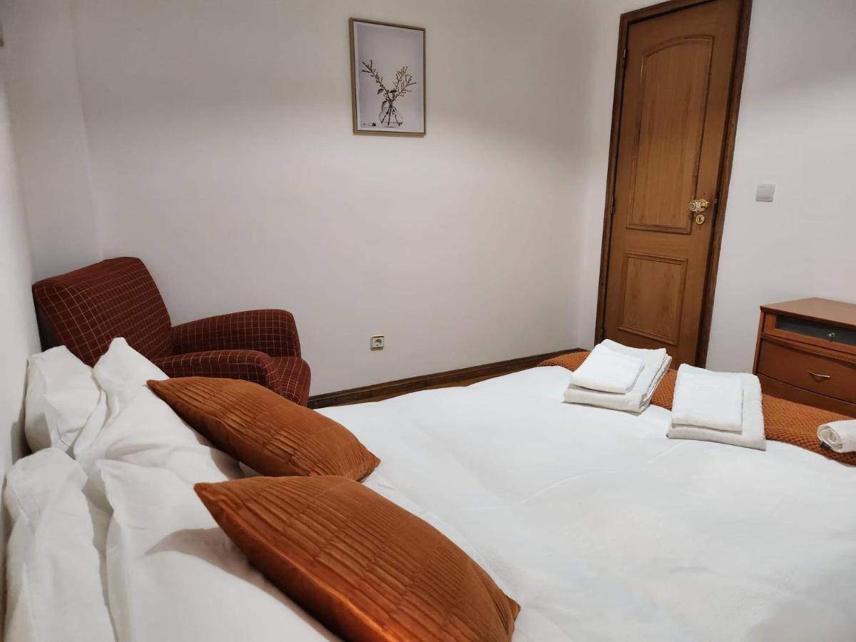 A Casa De Pedra Hotel Amora Esterno foto